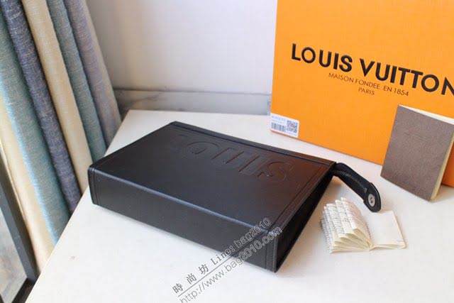 lv手包 Pochette Voyage中號手袋 M61692 壓字 lv男士手拿包  lvqb1145